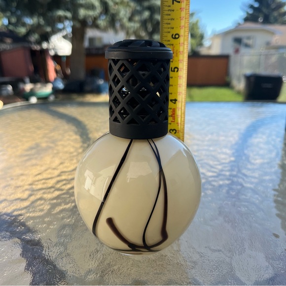 New La-Tee-Da Effusion Lamp Beige & Black Glass Lattice Crown - Picture 6 of 9